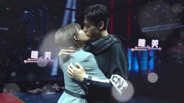《我的时代你的时代》中八个机位的告白吻看得深情投入……