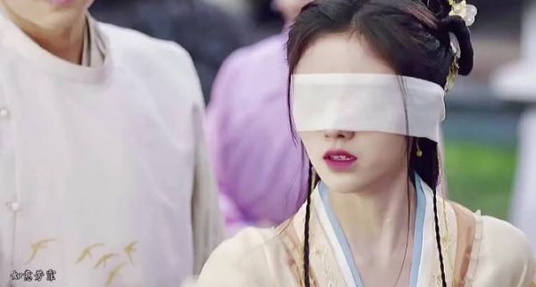 《如意芳霏》第5集 女主蒙眼投壶预知未来……