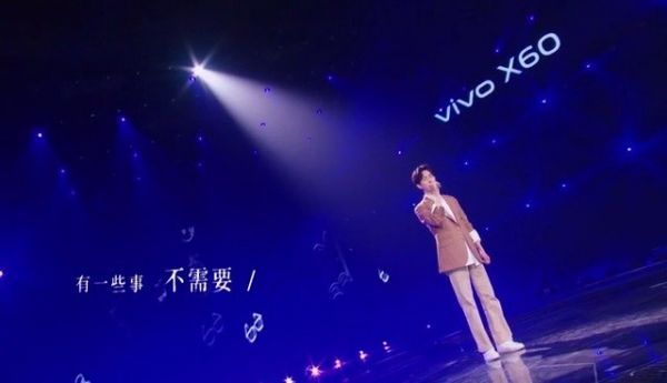 《追光吧哥哥》中@于朦胧 在舞台上的每次演唱，都让人感到温暖……