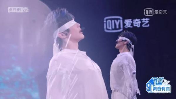 绝绝子！这个帅气的哥哥我爱了，蒙眼舞有点撩……