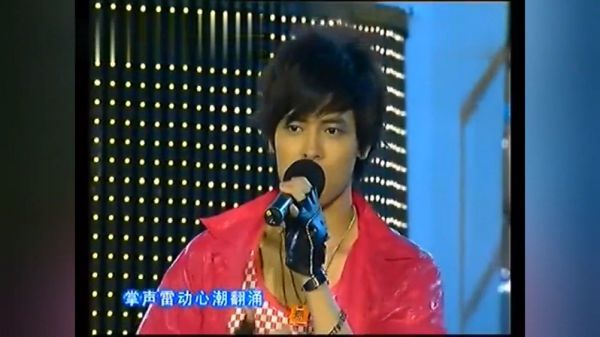 说到付辛博就想到BOBO组合，2007年……