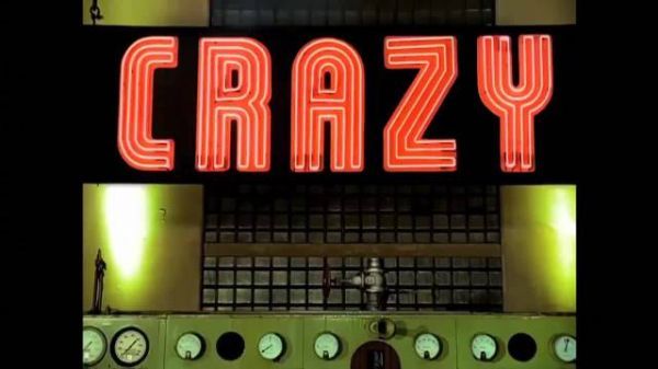 小甜甜布兰妮经典热单《You Drive Me Crazy》修复版MV！