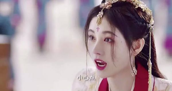 《如意芳霏》第18集 萧王单手抱上瘾……