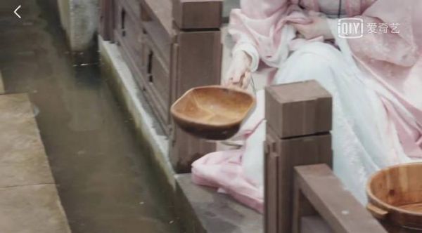 永不停歇•男人•宁毅又“发明”了雨衣……