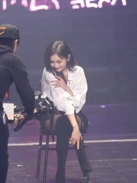吴宣仪审美不行啊哈哈哈，这么美也说丑