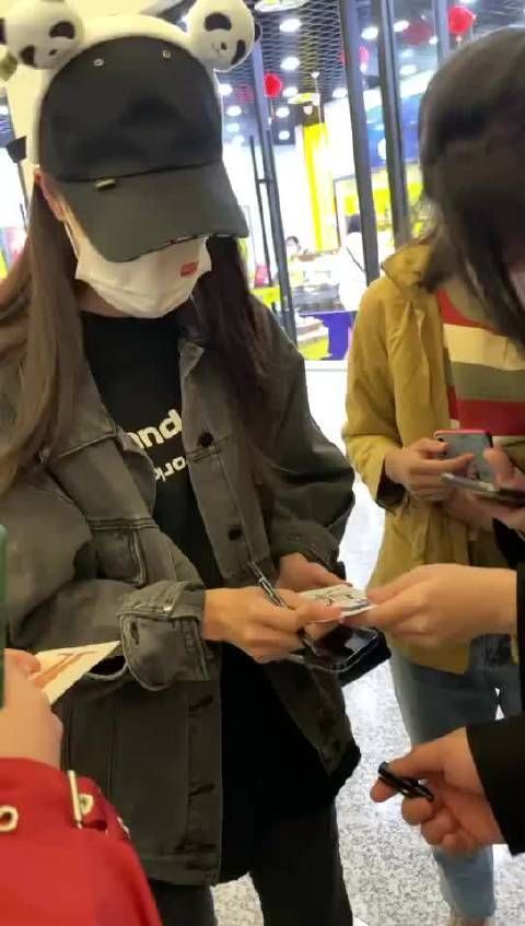 红了真好啊!斐妈冲冲冲