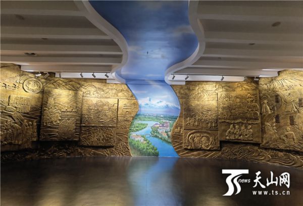 阿克苏地区文博院历史文化厅新设计的“穿越时空的对话”展示区。图/阿克苏地区文博院提供