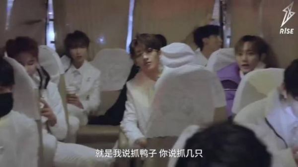 仿佛看到了R1SE疲惫中还要营业