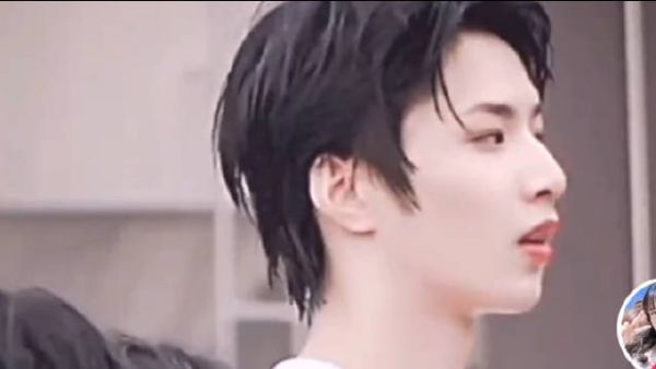 啊啊啊刘耀文大晚上的又取我狗命了 帅哥果然要多露额头……
