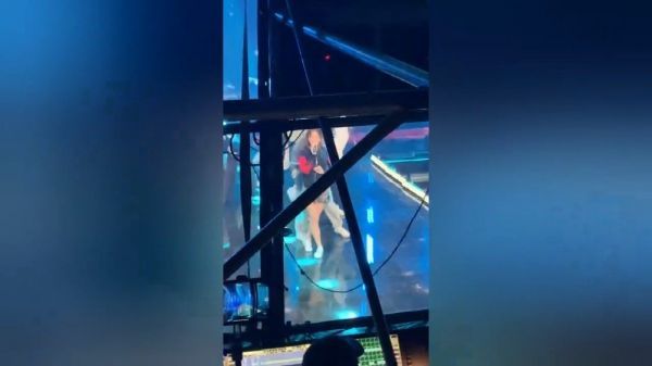 超近镜头下颜值像“路人”但18岁的蓝菲琳又回来了