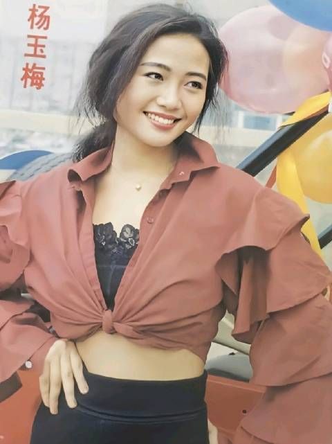 冻龄女神杨玉梅年轻时艳美绝俗，被誉为“最美亚姐”！