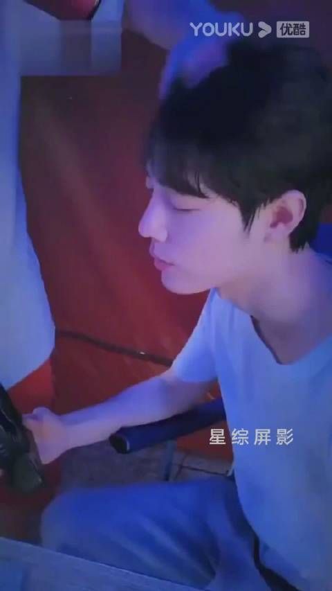 肖战的侧颜，多个角度，多个场景展示……