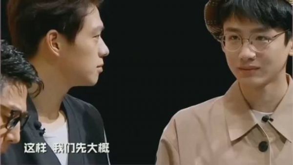 图不过是模糊了点，拍摄角度清奇了点……