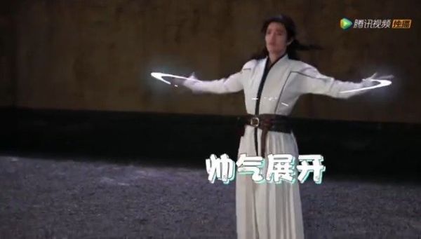 肖战斗罗大陆花絮 战战是吃可爱多长大的吧？
