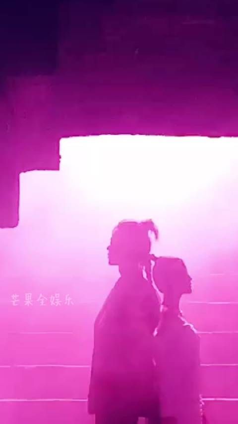 肖战 拍摄花絮 只能看到战哥模糊的身影