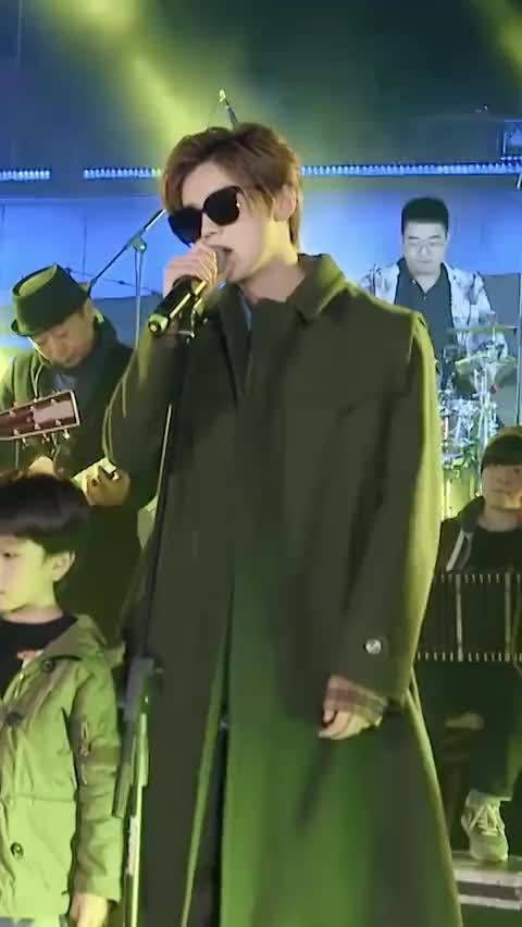 鹿晗将参加2.28微博之夜~ 可以看到鹿哥的舞台了，期待呀~