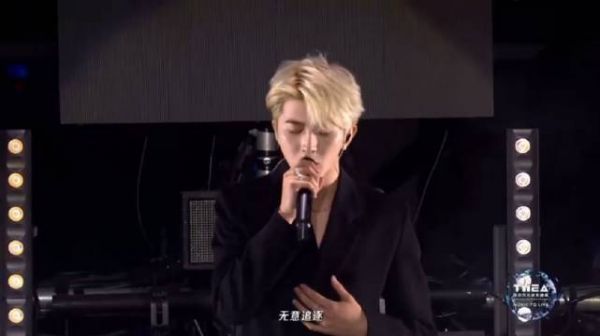 顶流蔡徐坤加盟微博之夜……