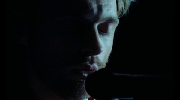 FINNEAS不插电演唱《What Theyll Say About Us》