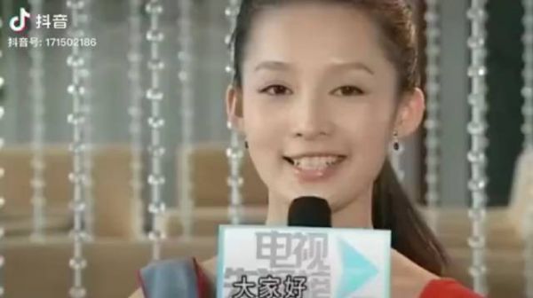 当初出演薛宝钗的李沁,好青涩啊,灵气十足