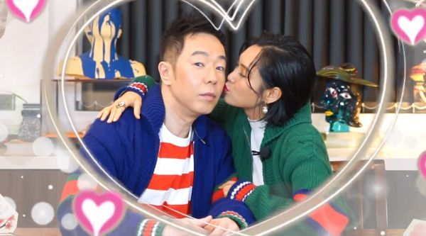 朱茵夫妻玩爱情5秒定律，黄贯中毫无求生欲，撒狗粮狂秀恩爱
