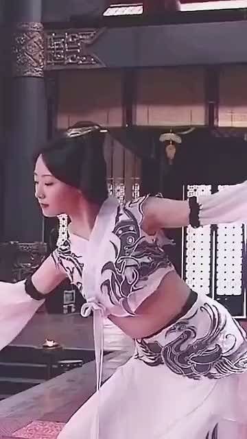 现在的白冰和神话中的白冰完全没有变化啊……
