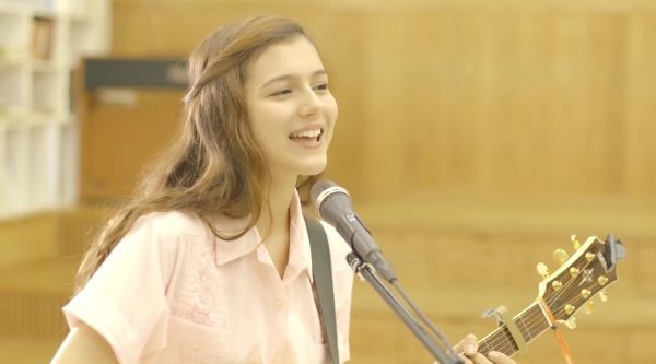 小美女翻唱《I Really Like You》