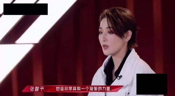 周笔畅做队长的时候和平时节目里调皮的样子好不一样……
