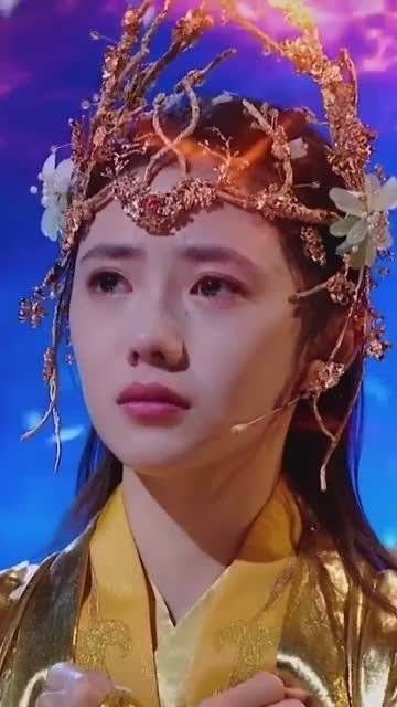 刘浩存作为新一任的谋女郎,更被称为是周冬雨的接班人……