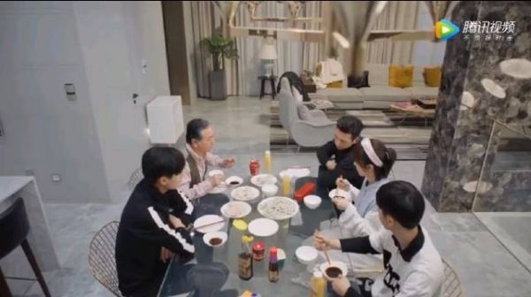 杨紫真的好可爱啊哈哈哈,期待微博之夜的杨紫红毯!