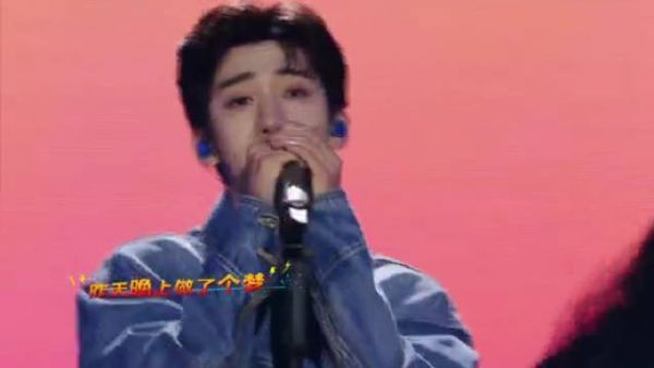 《追光吧哥哥》里丁泽仁@Dzr_丁泽仁 的唱跳实力真的好突出！