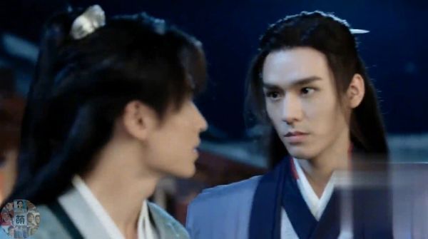 温客行搂腰+看周子舒上身……