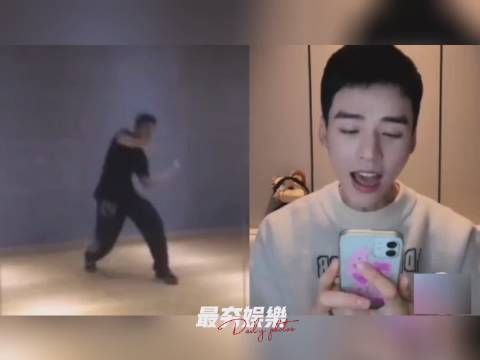 憋说这两人还挺搭,一个五音不全一个四肢僵硬……