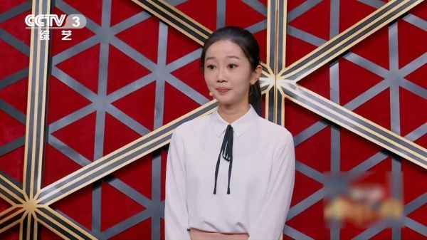 本周 让我们认识了可爱的@陈嘉男- 外表看起来温柔甜美……