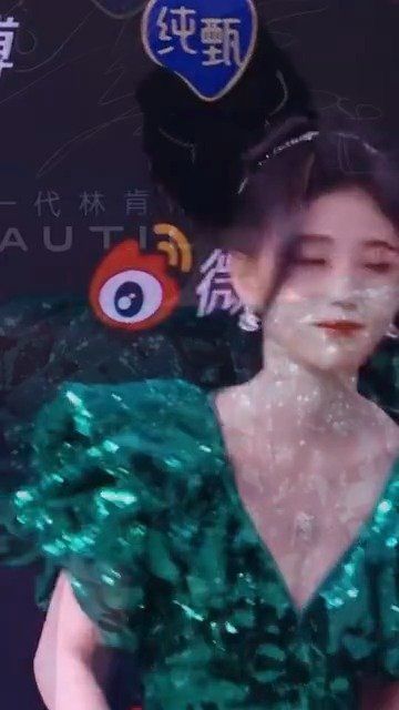 这盈盈一握的小细腰，身材真的好绝，太优越了叭