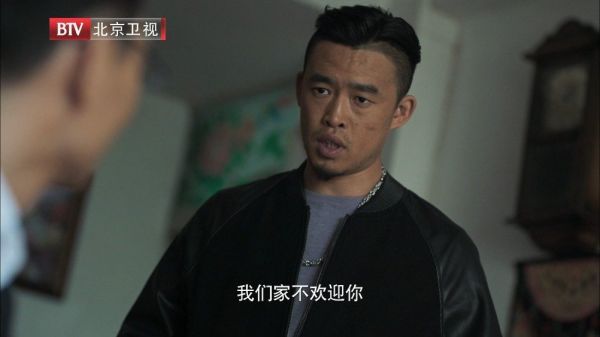 谢氏黑帮江山易主,老大谢阿荣的手下出了叛徒……