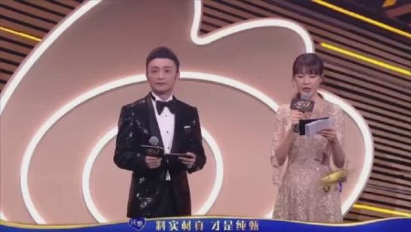 哈哈哈哈哈,这下相信沈腾是军艺校草了吧……