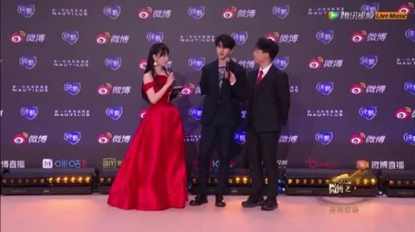 哇哇哇坤坤走上红毯不仅是颜狗的春天……