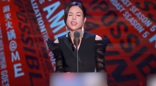 顶不住!汪东城眨眼放电秀身材,李若彤吐槽他杀伤力太强