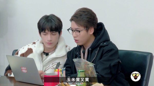“快乐输出”@R1SE-张颜齐 为带货，顺口溜编的一套又一套……