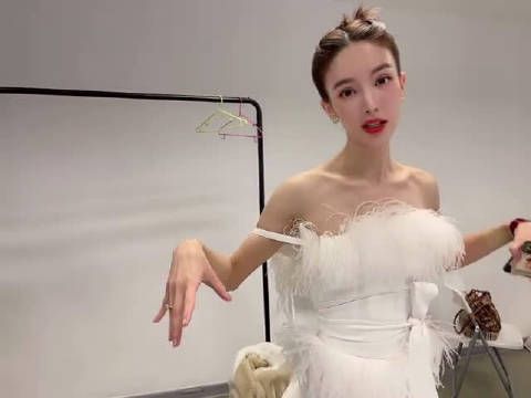 金晨真的是干饭人，吃东西的样子太真实了，性格也超好的很真诚……