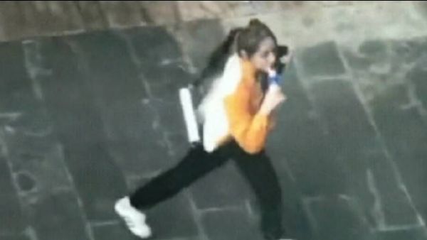台上光芒万丈，每一次出场都惊艳四座，私下憨憨一个……