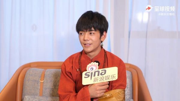 丁真接受采访直言道自己不帅,已经学会了凡尔赛……