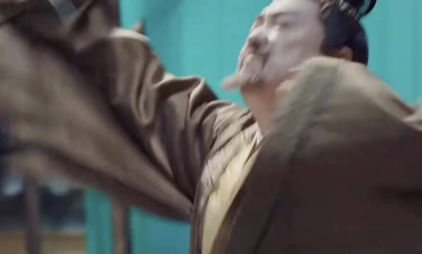 当她善良的时候，被抛弃的是她…楼舒婉的父兄毁了她最后的温柔