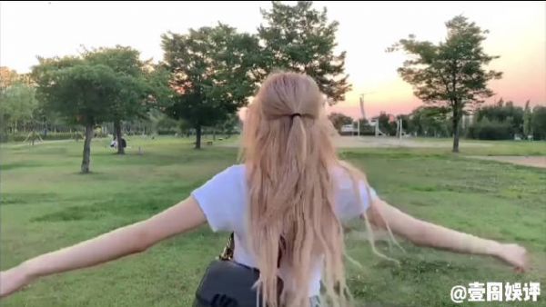 BLACKPINK成员Rosé朴彩英solo3.12就要来啦！