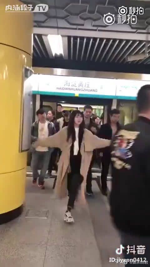 哈哈哈哈，我也想去试一次