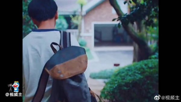 《风犬少年的天空》国庆节儿子去成都看妈妈……