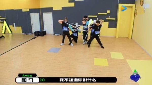 和马好会接梗 工作人员：和马你也不乖了是吗？