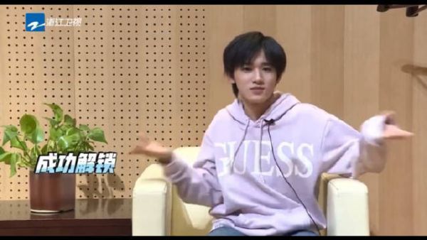 快来看小宋老师的原创手指舞～ 小宋老师的反应好快……