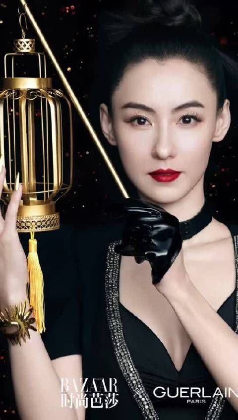 真的好适合她诶,这组大片完全提现了她的优势,有种古典的美……