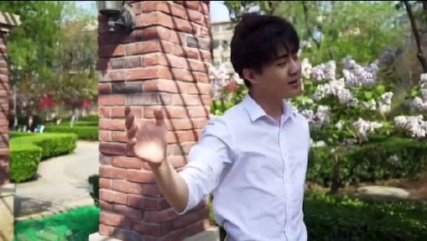 天呐这是什么神仙vocal，嗓音干净清澈……